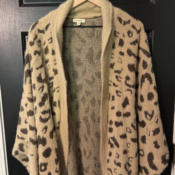 Womens Leopard Print Oversized Cape Cardigan Sweater Small Medium - Picture 1 of 4